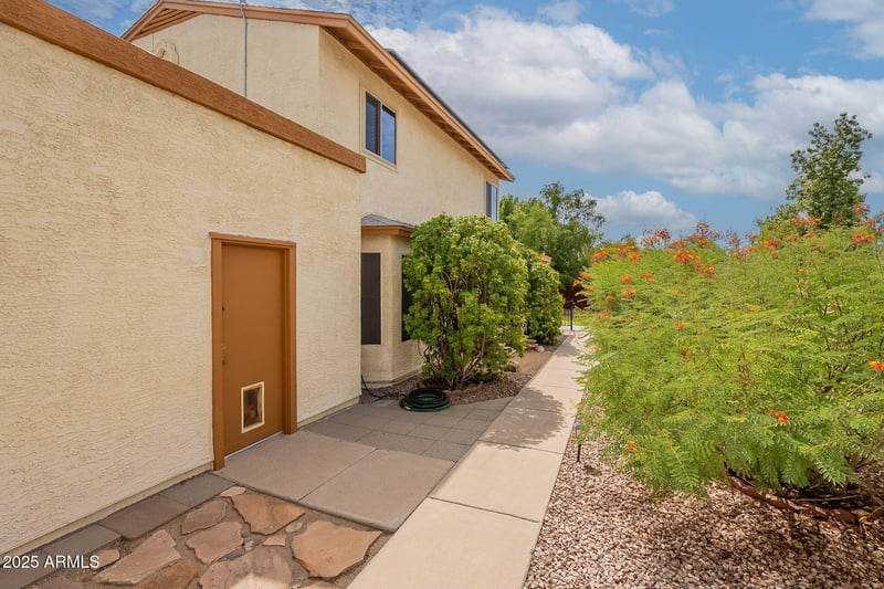1023 Escuda Dr, Phoenix, AZ 85024