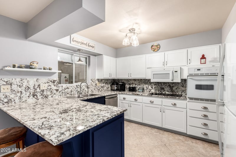 10230 106th Dr, Sun City, AZ 85351