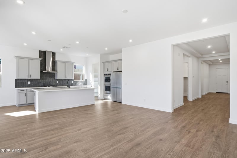 10231 20th Ln, Phoenix, AZ 85041