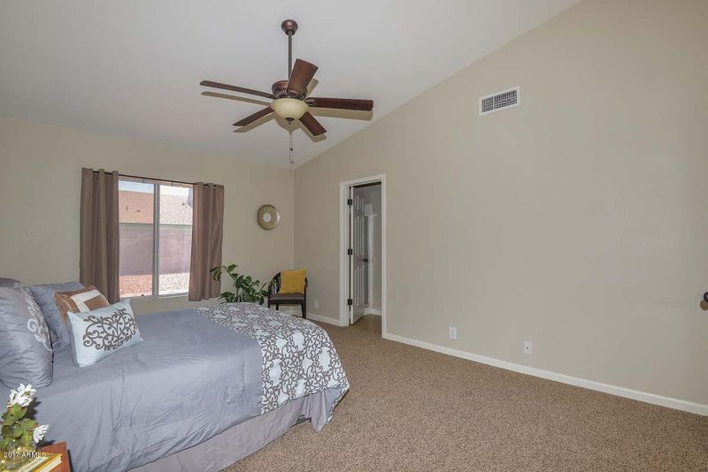 10231 W Colter St, Glendale, AZ 85307