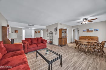 10232 Sutters Gold Ln, Sun City, AZ 85351