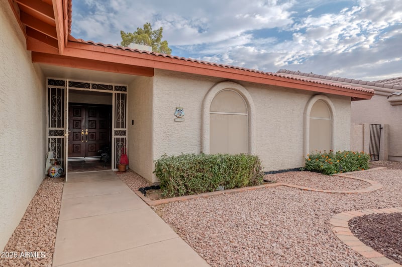 10233 Navajo Pl, Sun Lakes, AZ 85248