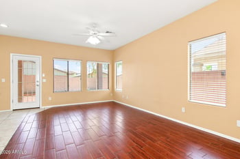 10233 W Parkway Dr, Tolleson, AZ 85353