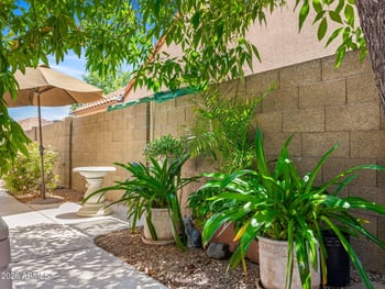 10234 54th Dr, Glendale, AZ 85302