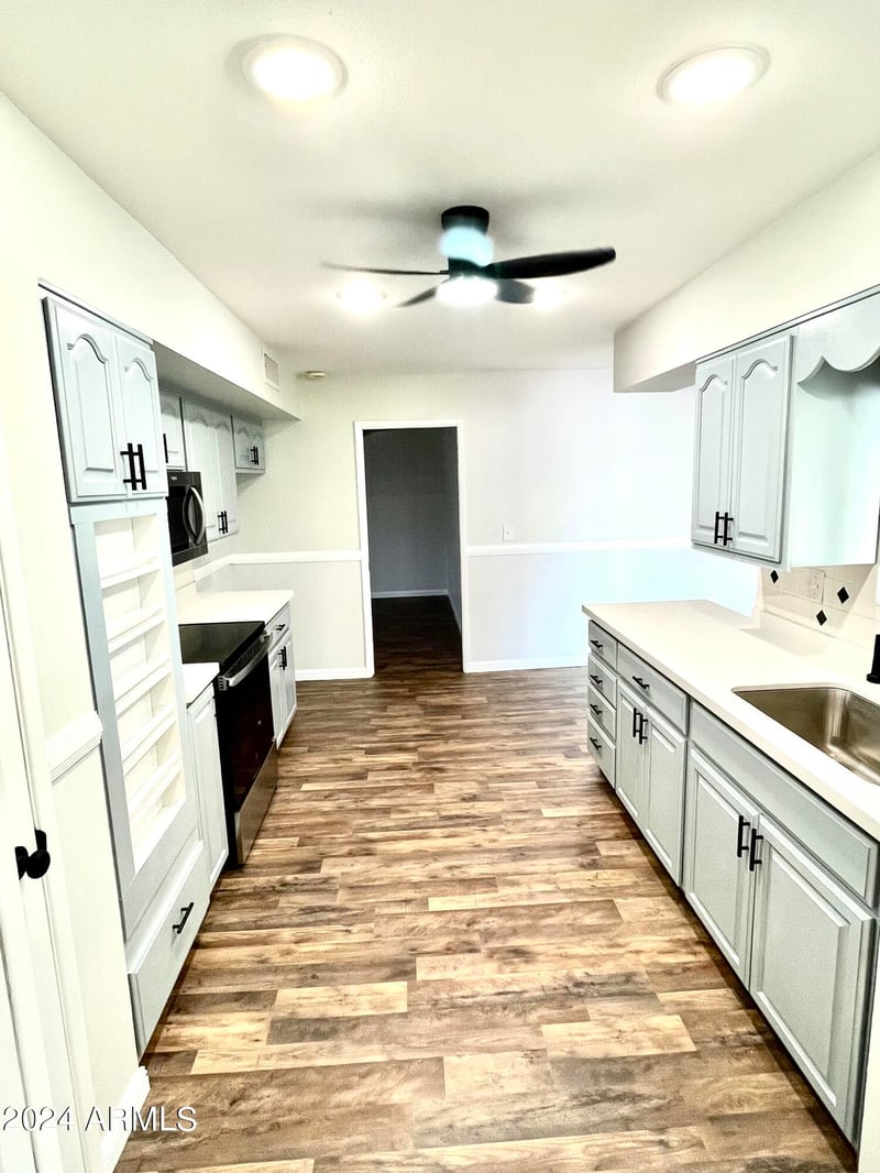 10235 108th Dr, Sun City, AZ 85351