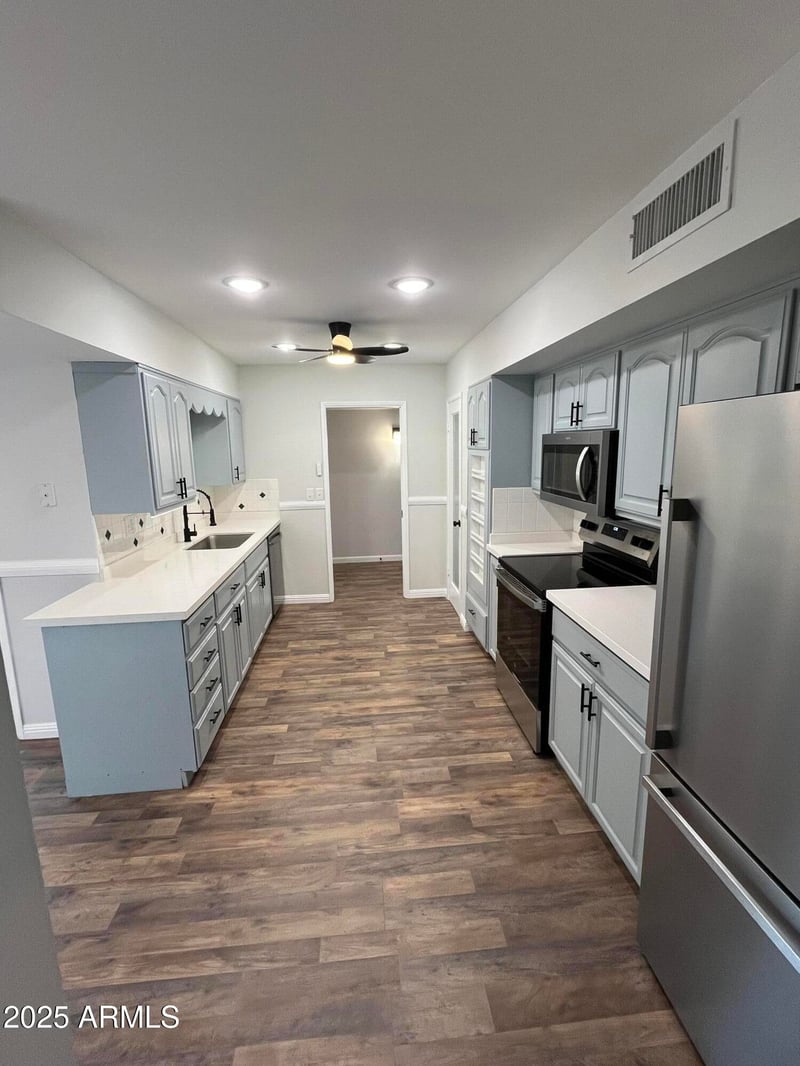 10235 108th Dr, Sun City, AZ 85351