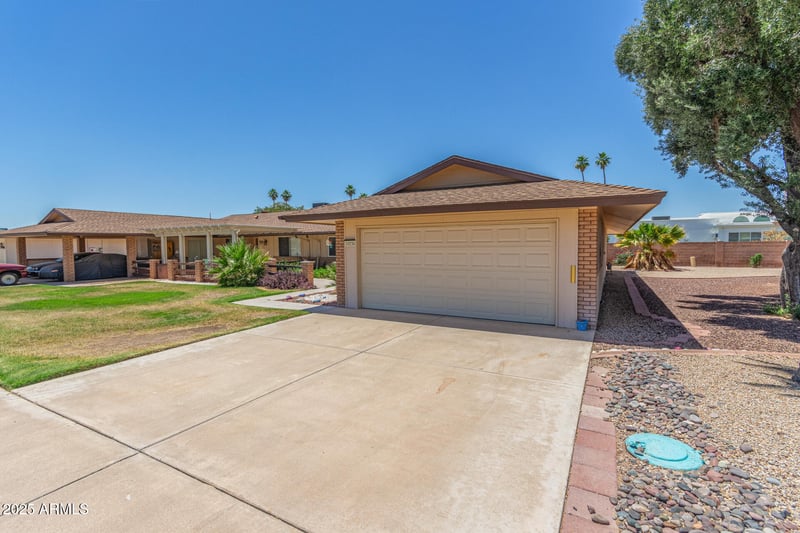 10236 105th Dr, Sun City, AZ 85351