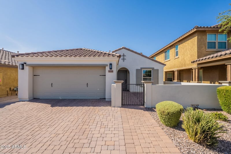 10236 Kinetic Dr, Mesa, AZ 85212