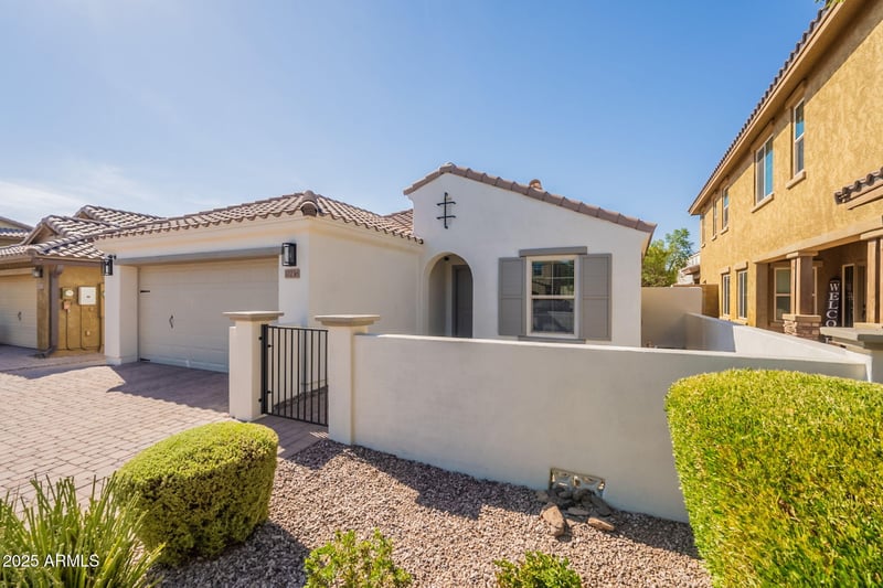 10236 Kinetic Dr, Mesa, AZ 85212