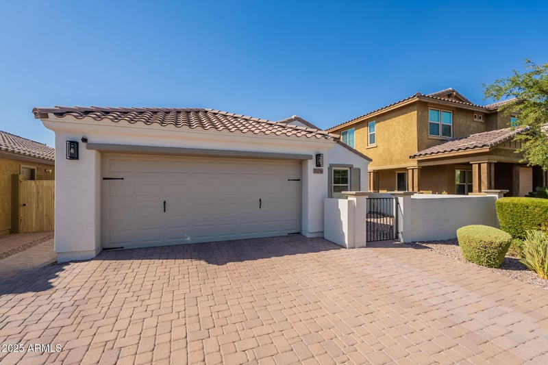 10236 Kinetic Dr, Mesa, AZ 85212