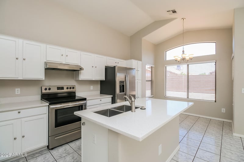 1024 E Santa Cruz Ln, Apache Junction, AZ 85119