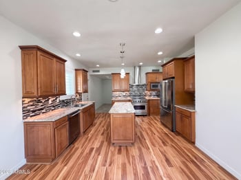 10240 E Cochise Dr, Scottsdale, AZ 85258