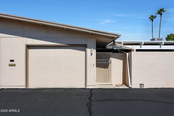 10246 Palmeras Dr, Sun City, AZ 85373