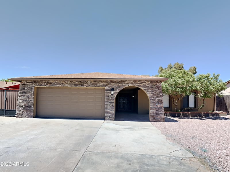10248 Medlock Dr, Glendale, AZ 85307