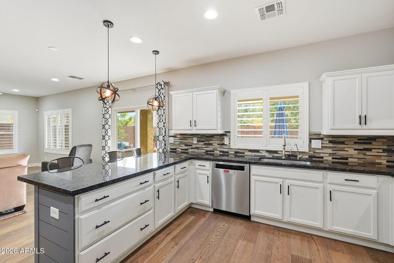 10249 Kinetic Dr, Mesa, AZ 85212