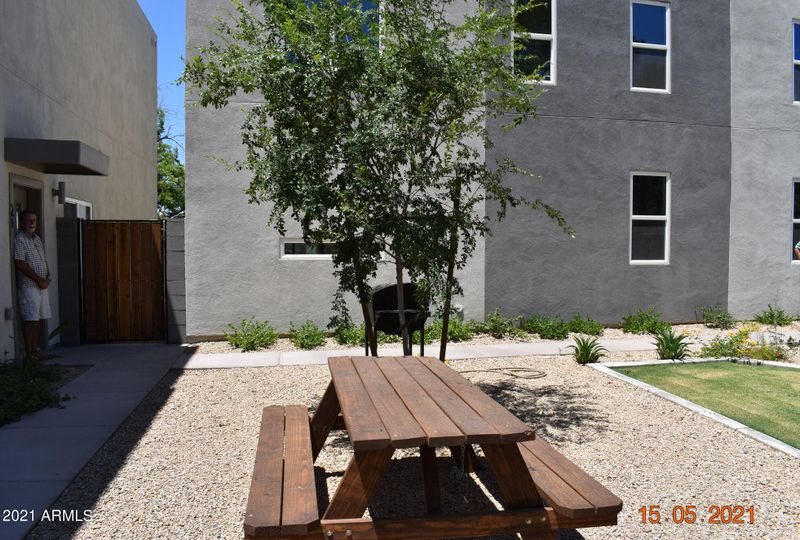 1025 E Medlock Dr, Phoenix, AZ 85014