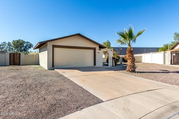 1025 Greenway Dr, Tempe, AZ 85282