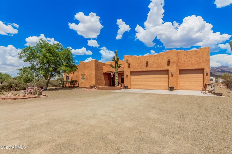 1025 N Boyd Rd, Apache Junction, AZ 85119