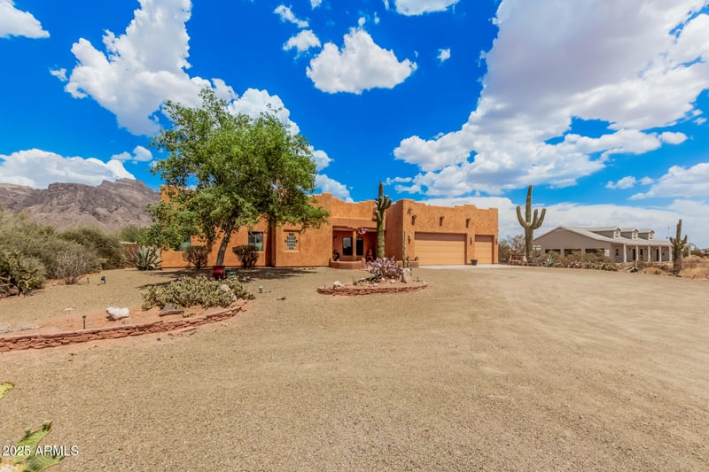 1025 N Boyd Rd, Apache Junction, AZ 85119
