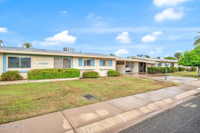 10250 Snead Cir, Sun City, AZ 85351