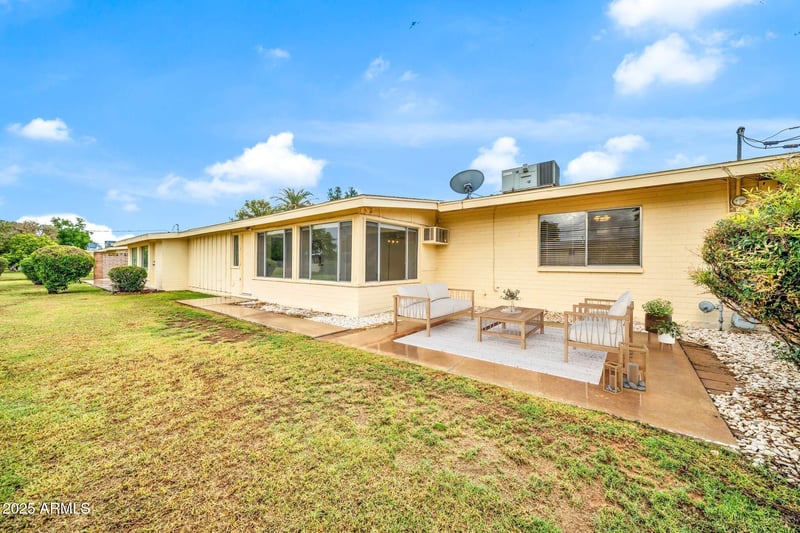 10250 Snead Cir, Sun City, AZ 85351