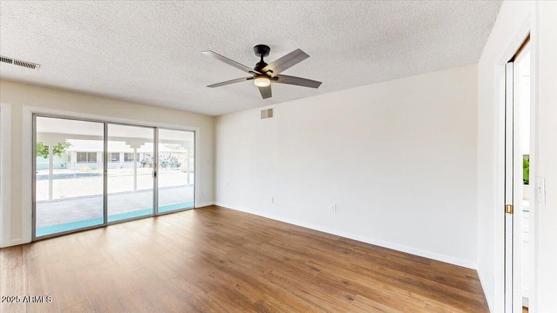 10251 Twin Oaks Dr, Sun City, AZ 85351