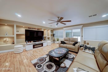 10252 105th Dr, Sun City, AZ 85351