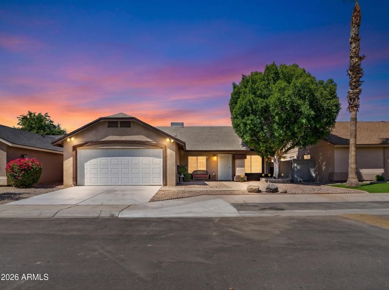 10252 W Colter St, Glendale, AZ 85307