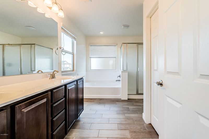 10253 E Kinetic Dr, Mesa, AZ 85212
