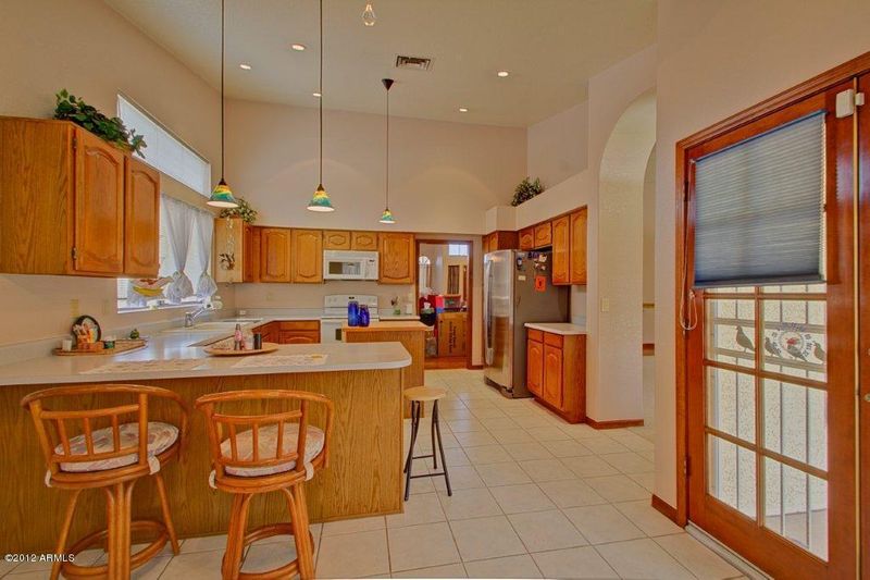 1026 W Lakeridge Dr, Gilbert, AZ 85233