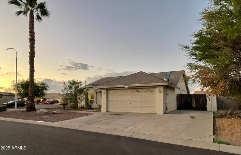 10260 Orange Dr, Glendale, AZ 85307