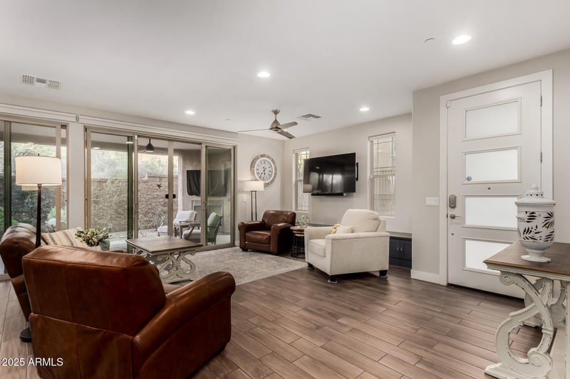 10260 White Feather Ln #1022, Scottsdale, AZ 85262