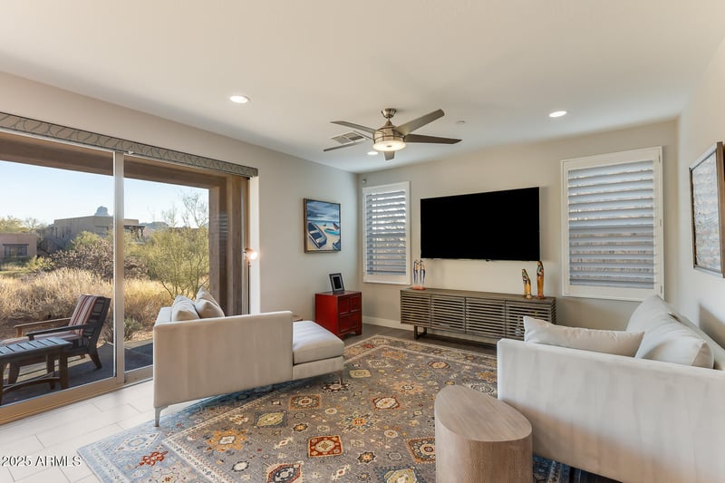 10260 White Feather Ln #1038, Scottsdale, AZ 85262