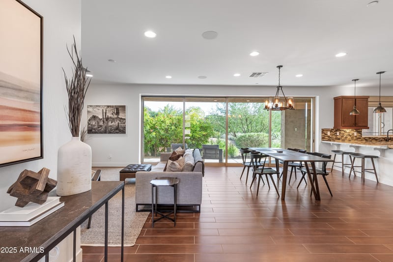 10260 White Feather Ln #1050, Scottsdale, AZ 85262