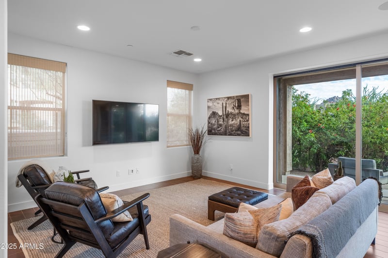 10260 White Feather Ln #1050, Scottsdale, AZ 85262