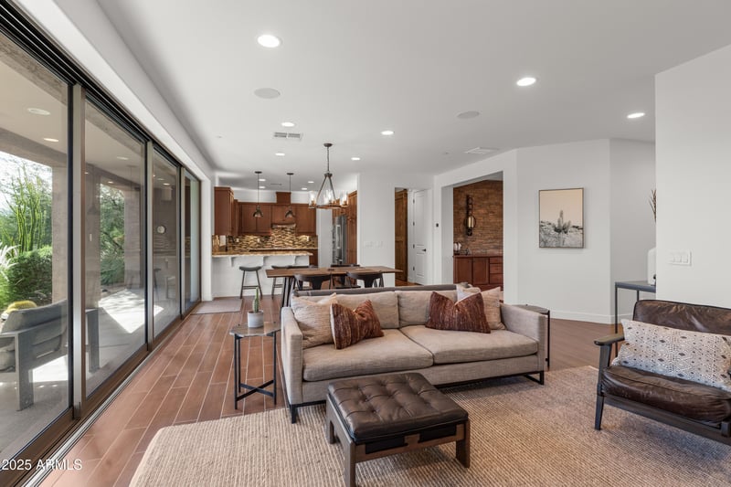 10260 White Feather Ln #1050, Scottsdale, AZ 85262