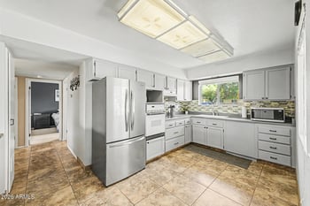 10262 W Snead Cir N, Sun City, AZ 85351