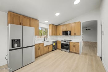10263 Potter Dr, Peoria, AZ 85382