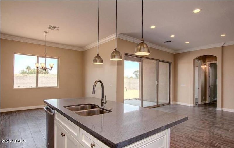 10264 Broadway Rd, Mesa, AZ 85208