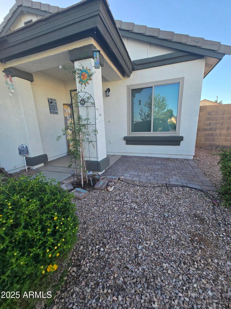 1027 Desert Canyon Dr, San Tan Valley, AZ 85143