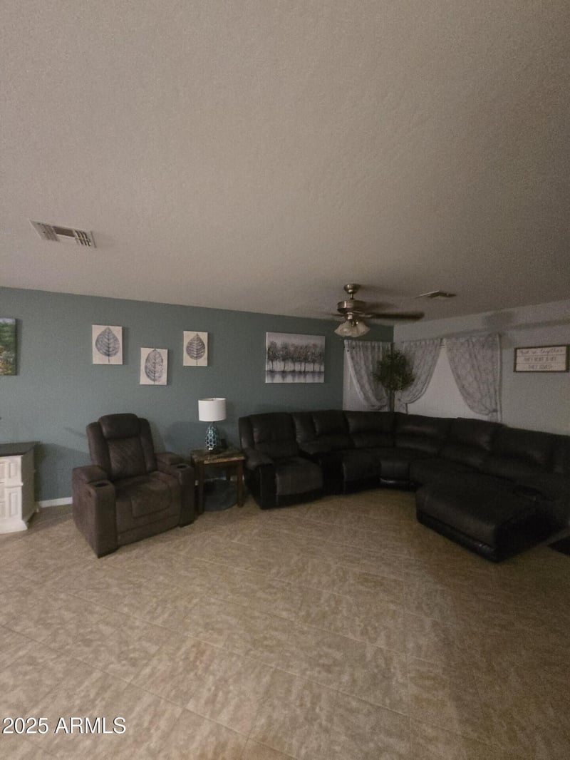 1027 Desert Canyon Dr, San Tan Valley, AZ 85143