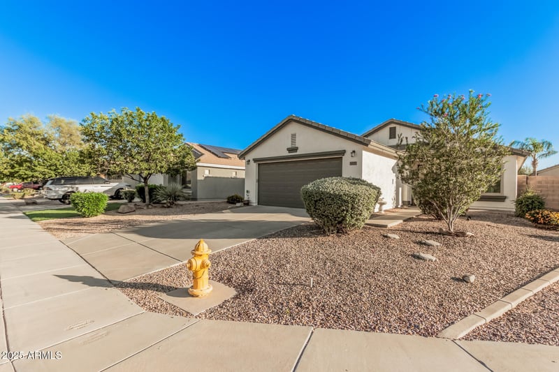 1027 Desert Canyon Dr, San Tan Valley, AZ 85143