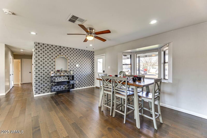 1027 Siesta Ln, Tempe, AZ 85281