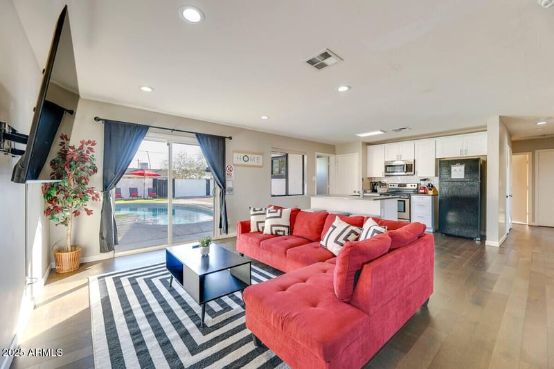 1027 Siesta Ln, Tempe, AZ 85281