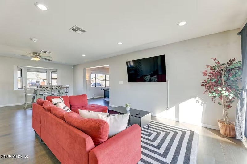 1027 Siesta Ln, Tempe, AZ 85281