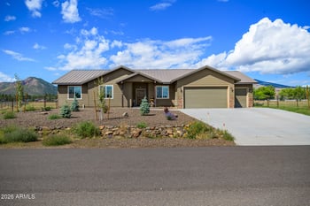 10272 Fw Mclure Rd, Flagstaff, AZ 86004