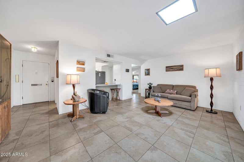 10279 Snead Cir, Sun City, AZ 85351