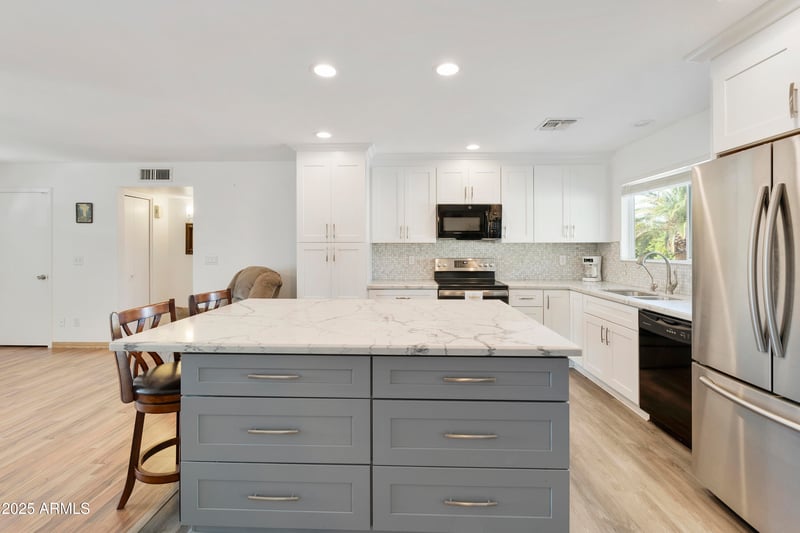 1028 78th St, Mesa, AZ 85208