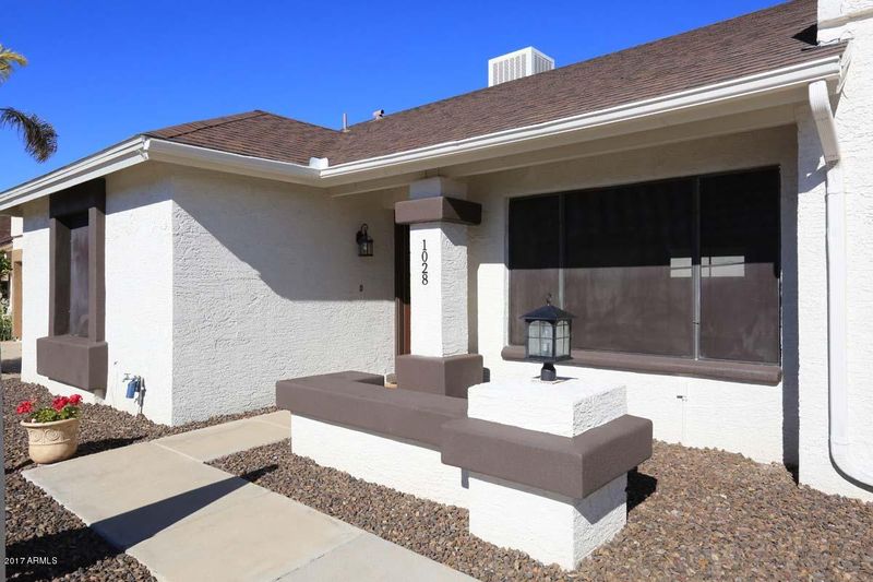 1028 E Wagoner Rd, Phoenix, AZ 85022
