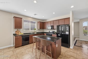 1028 W Santa Gertrudis Trl, San Tan Valley, AZ 85143